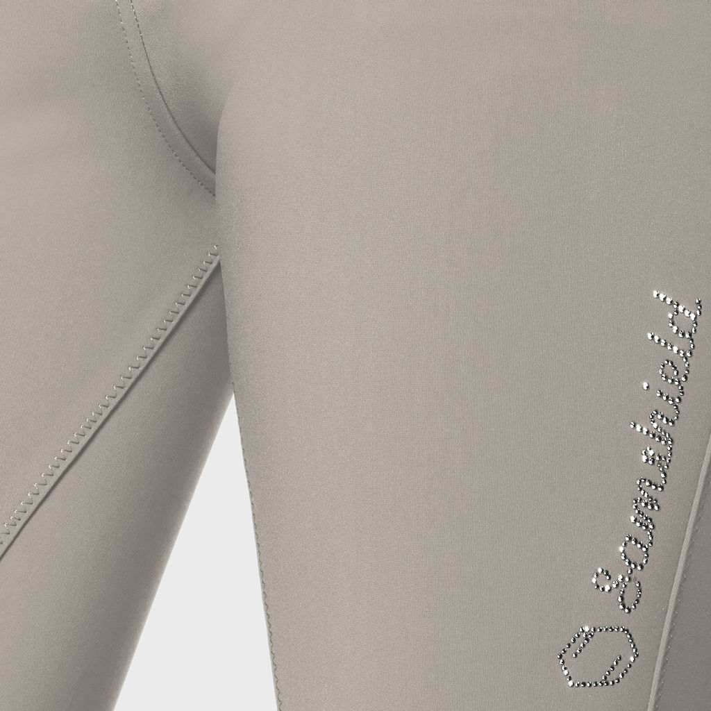 beige_ridbyxa_samhield_SQUARE_ADELE_PREMIUM_KNEE_GRIP_BEIGE_DETAIL